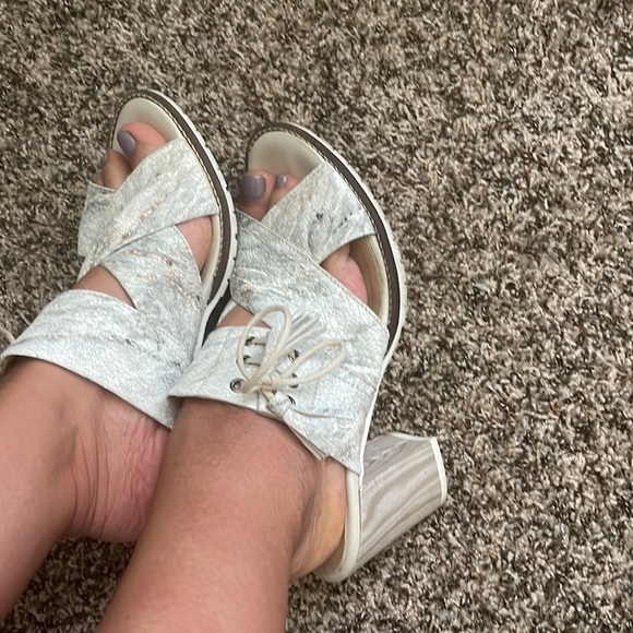 Unity in Diversity | Beige Fado Leather Sandal 41 - Picture 8 of 11